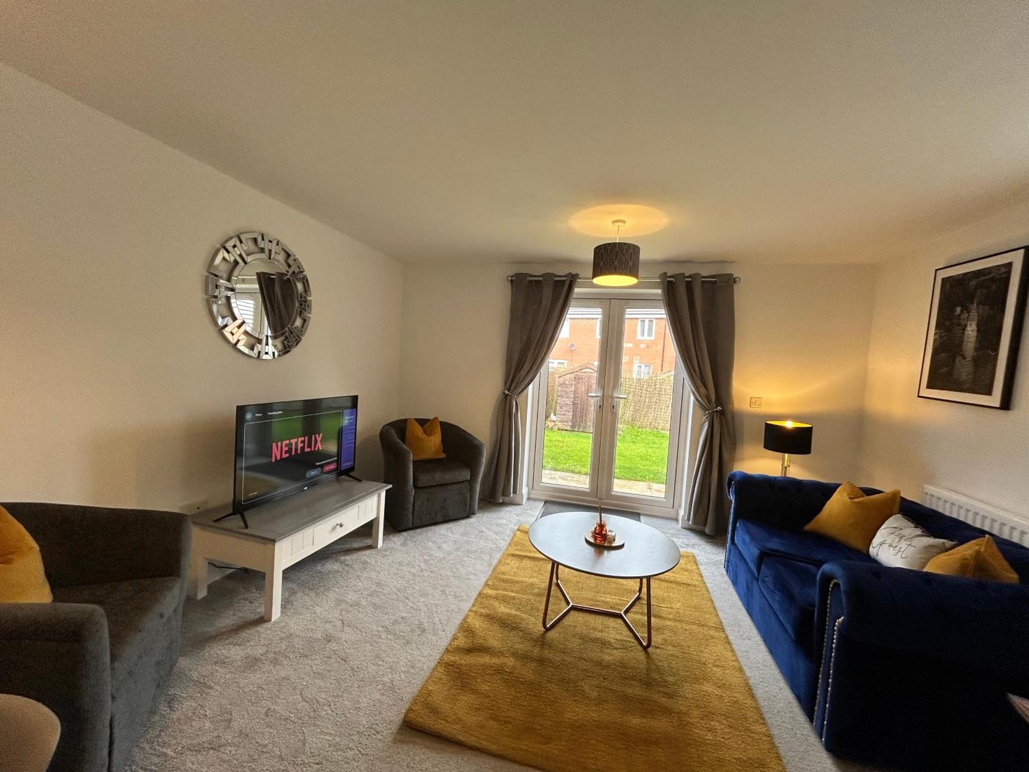 Radbourne House - Spacious 2 Bed, From In Сasa de vacaciones